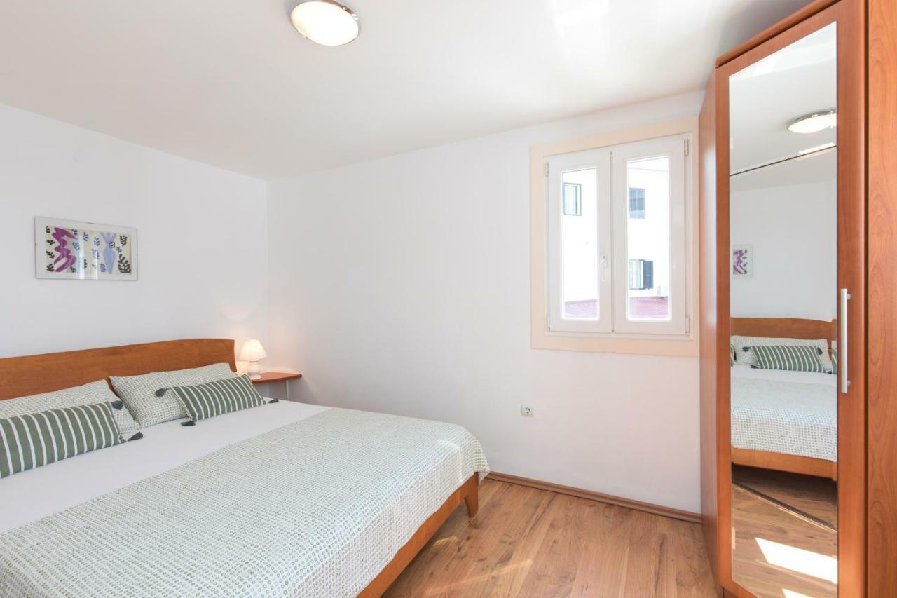 Apartments Ivona Malinska Eksteriør billede